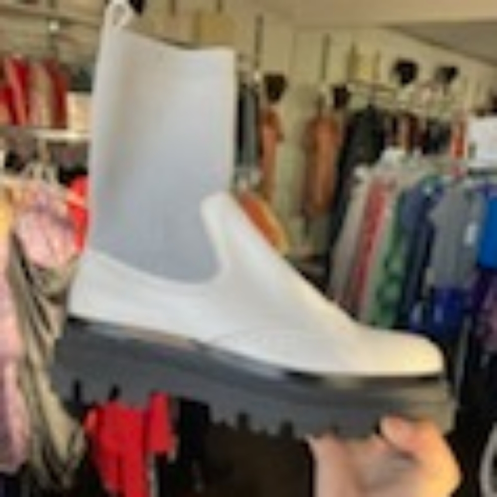 Sz 40 NIB Eleventy boots
